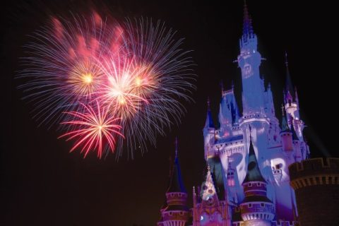 東京ディズニーリゾート 花火のイメージ